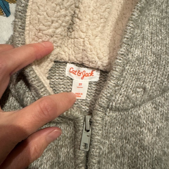 Cat& Jack sweater 2t - Picture 3 of 4